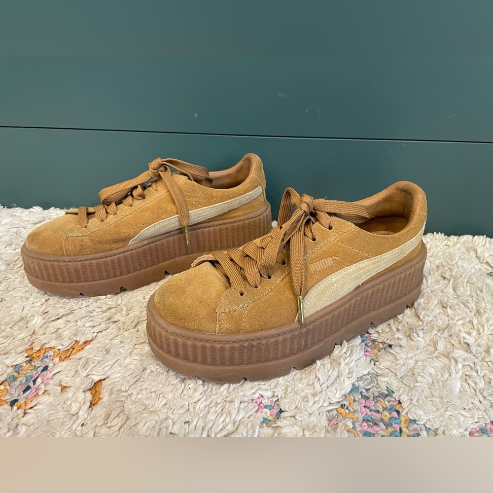 Puma Women's cleated creeper suede sneakers golden brown 8.5